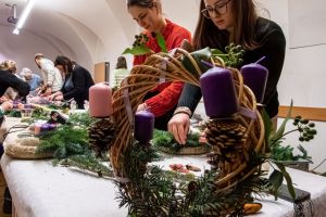 Adventi koszorú készítés 2025