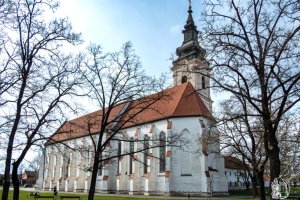 Templom külső - A szent és a profán